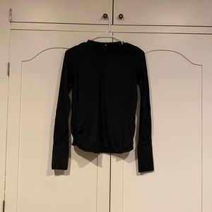 black lulu lemon longsleve with cut in the back